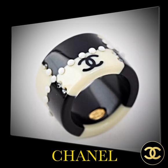 CHANEL Jewelry - 🚫SOLD🚫Auth CHANEL CC Logo Plastic Ring Size: 6
